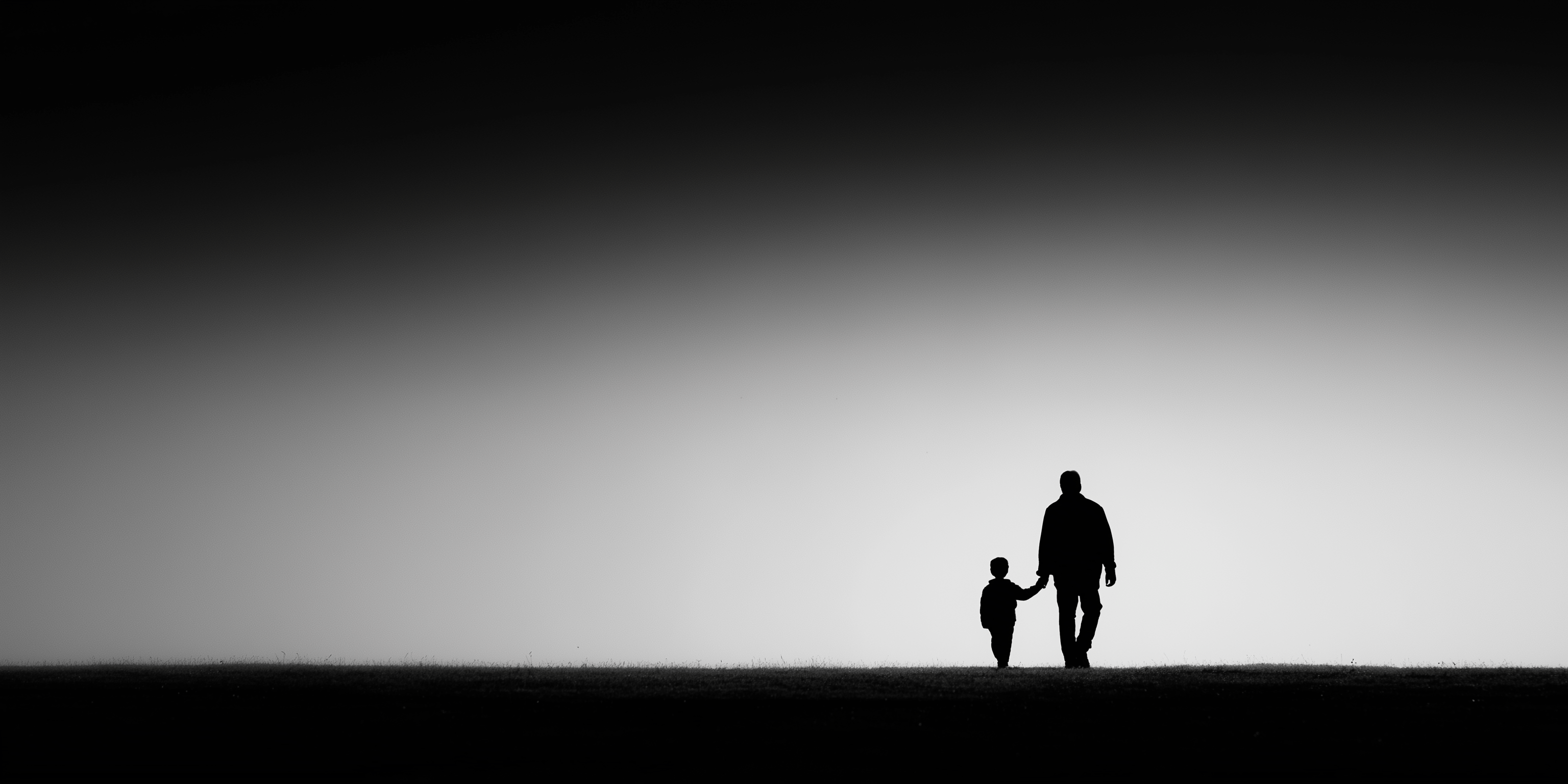 Top 10 Unique Gifts for Dad on Father’s Day He’ll Love - TMGskin.com